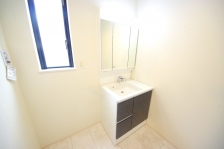 Ƃ̐ʃXy[XŒ̐gxxKX[YɁB 