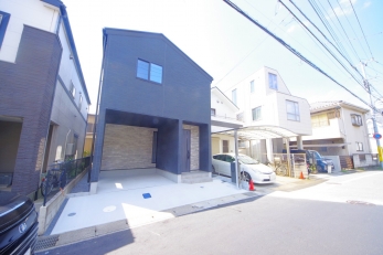 �D��ȊX�ɂӂ��킵�����X�Ƃ����Ȃ܂����A�Z�ގ҂ɖ������ƈ��S����^���Ă���܂��B 