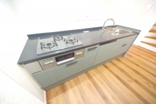 �P�x�ɑ�R�̃��j���[�����ĕ֗��ȂR���R�����t���̃V�X�e���L�b�`���ł��B 