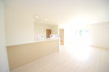 LXƂrO͌ڂłȂASJIɂĂ锤łB 