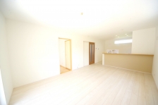 LXƂrO͌ڂłȂASJIɂĂ锤łB 