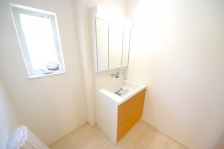 Ƃ̐ʃXy[XŒ̐gxxKX[YɁB 