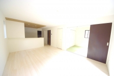 LXƂrO͌ڂłȂASJIɂĂ锤łB 