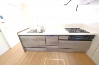 �P�x�ɑ�R�̃��j���[�����ĕ֗��ȂR���R�����t���̃V�X�e���L�b�`���ł��B 