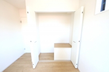 ��Ƃ肠����[�́A���������������ł��������肵�������𑗂�锤�ł��B 