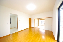 LXƂrO͌ڂłȂASJIɂĂ锤łB 