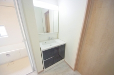 Ƃ̐ʃXy[XŒ̐gxxKX[YɁB 