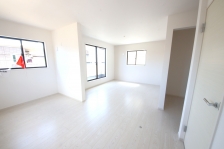 �Ԏd�؂�����邱�ƂłQ�����ɕύX�\�ȂQ�h�A�P���[���B�Ƒ��\���ɍ��킹�Ă��g�����������܂��B 