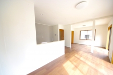 LXƂrO͌ڂłȂASJIɂĂ锤łB 