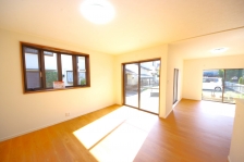 LXƂrO͌ڂłȂASJIɂĂ锤łB 