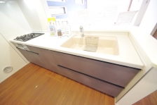 �P�x�ɑ�R�̃��j���[�����ĕ֗��ȂR���R�����t���̃V�X�e���L�b�`���ł��B 